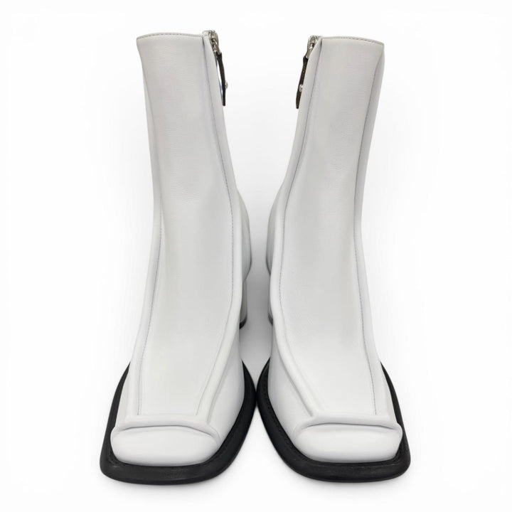 Excellent LOUIS VUITTON Ankle boots Berlin Line white leather Women 37