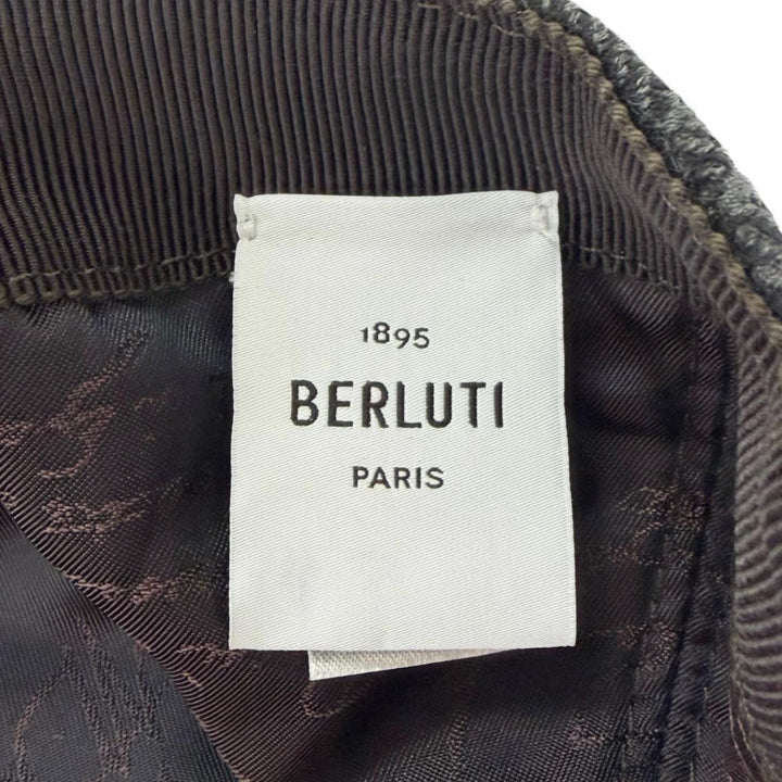 Great BERLUTI cap Logo embroidery, reverse calligraphy pattern, leather visor