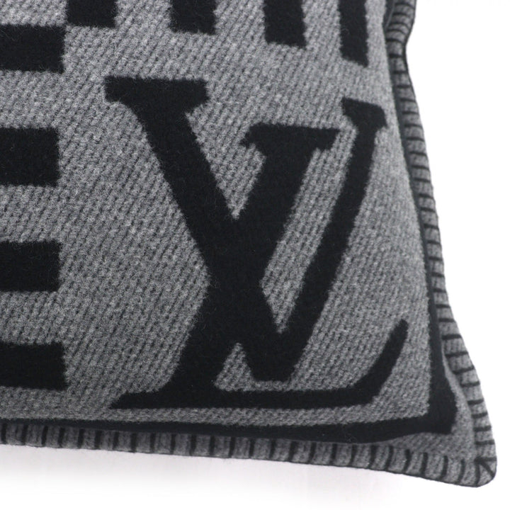 Great LOUIS VUITTON Other accessories Cushion LV Summit