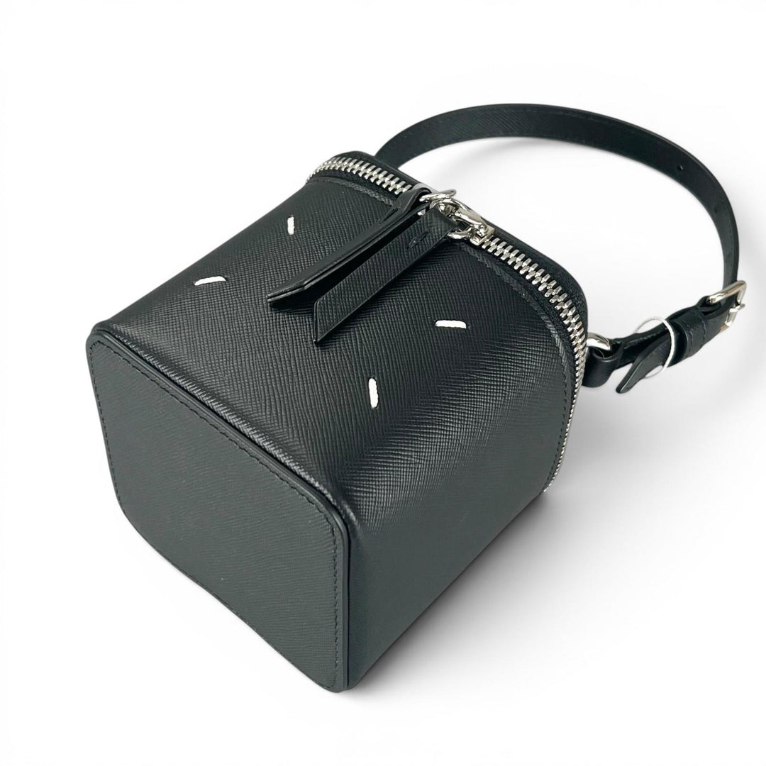 Pristine Maison Margiela Handbag Vanity bag black leather Women SA2VL0012