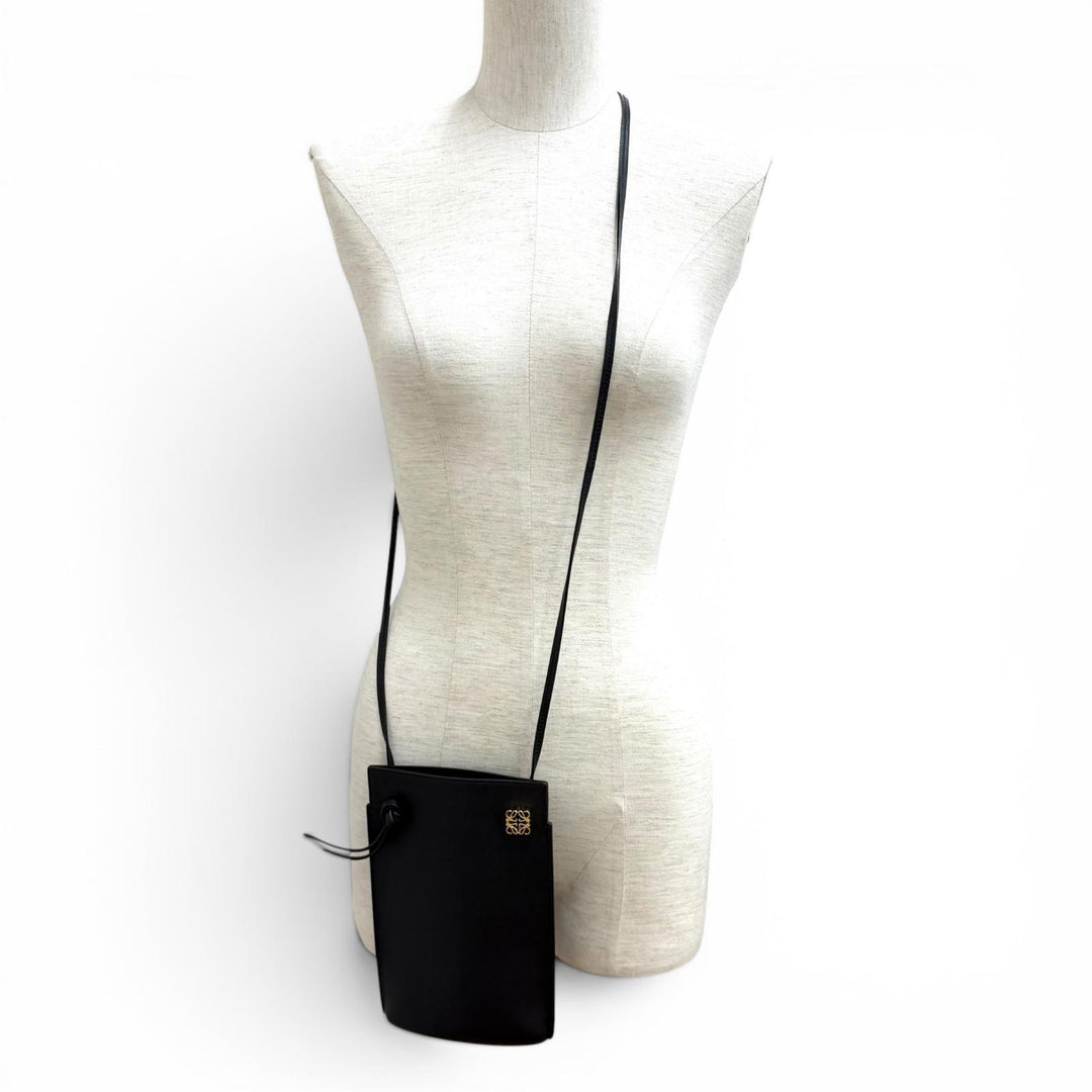 Excellent LOEWE Shoulder Bag Dice Pocket Anagram black Classic calf C630R12X01
