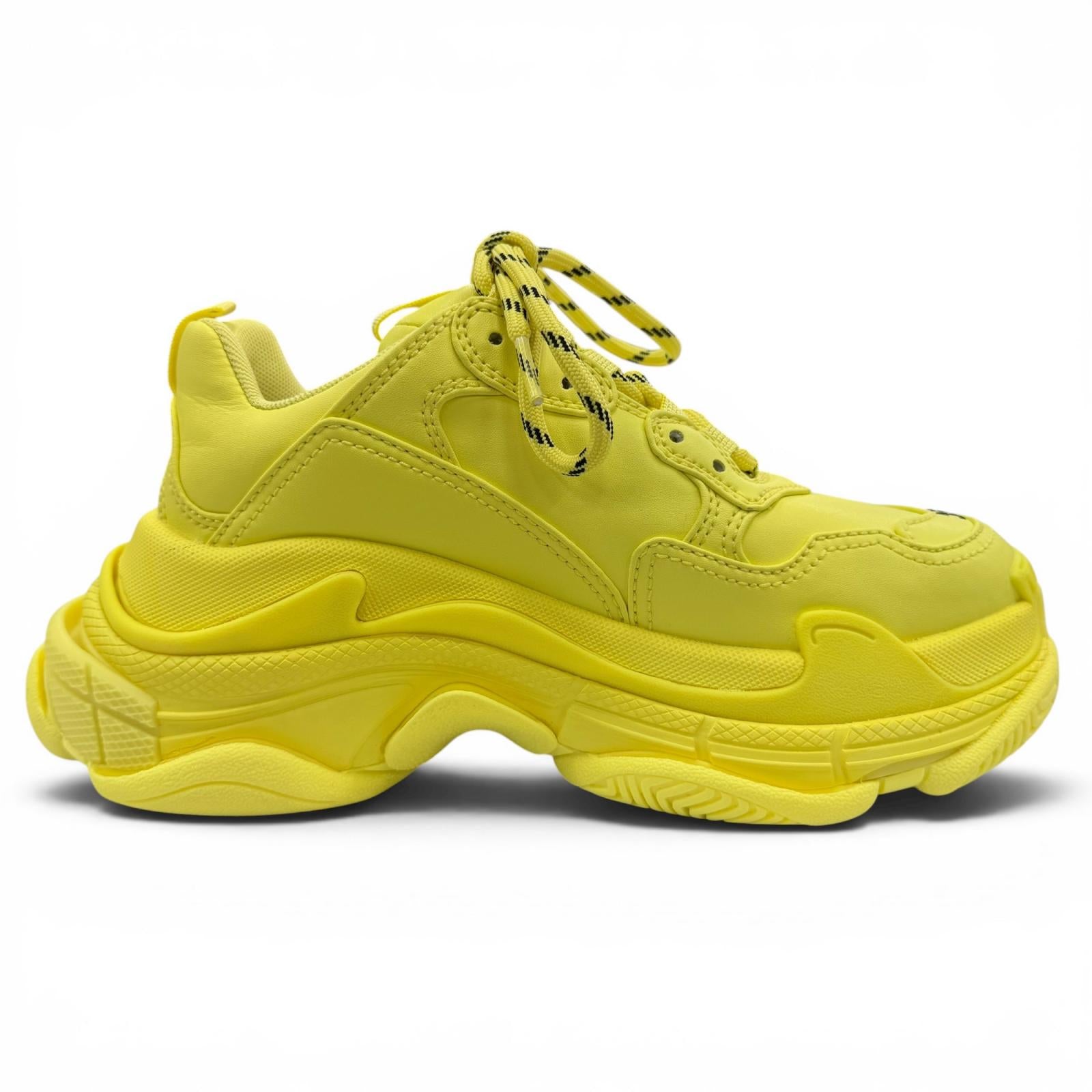 Great BALENCIAGA sneakers Triple S Logo-embroidered lace-up yellow