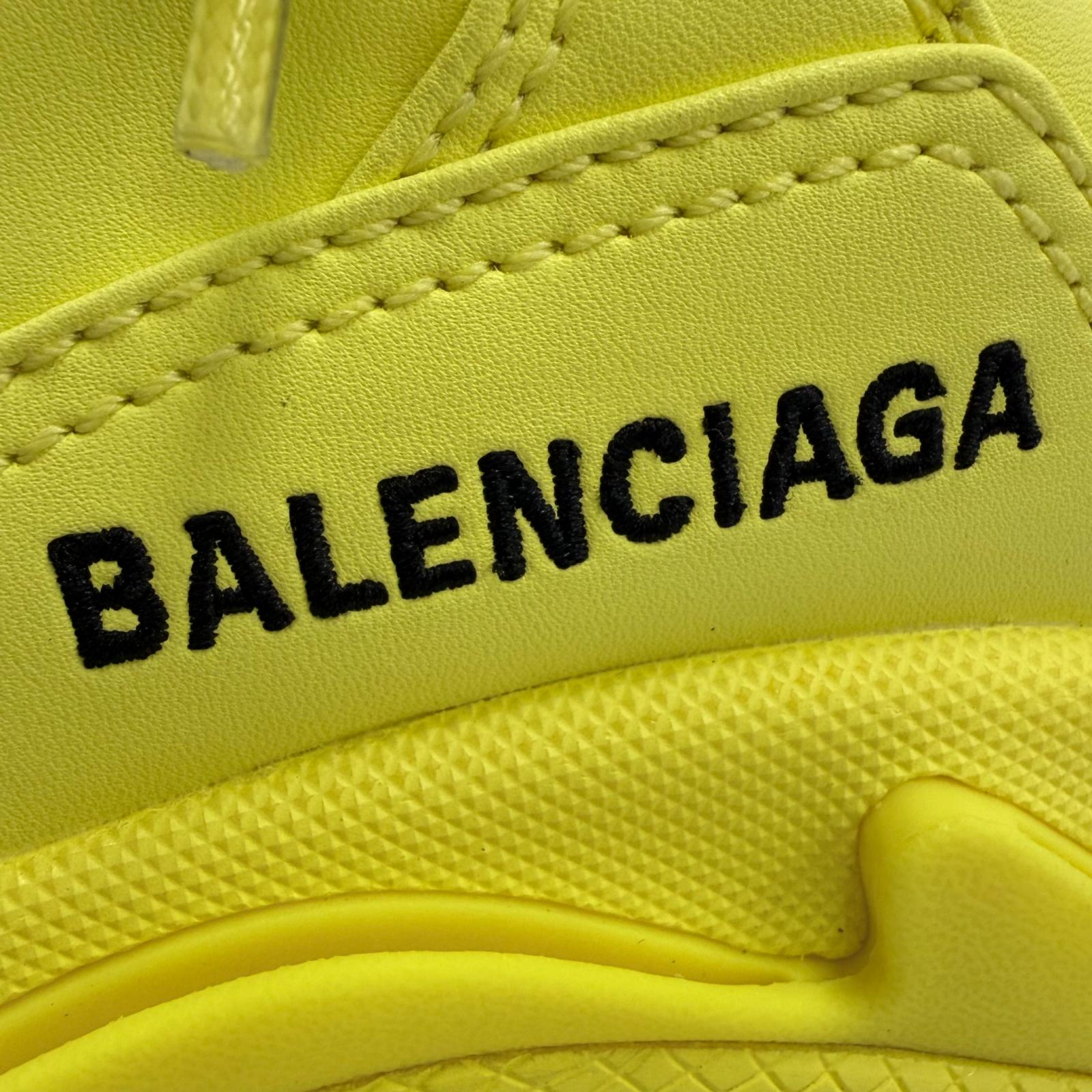 Great BALENCIAGA sneakers Triple S Logo-embroidered lace-up yellow