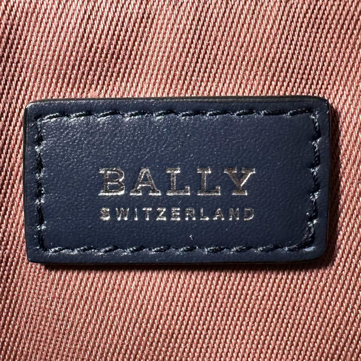 Excellent BALLY Clutch bag LEDDON Comes with a logo metal pouch. Navy leather
