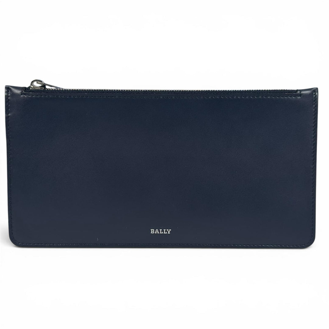 Excellent BALLY Clutch bag LEDDON Comes with a logo metal pouch. Navy leather