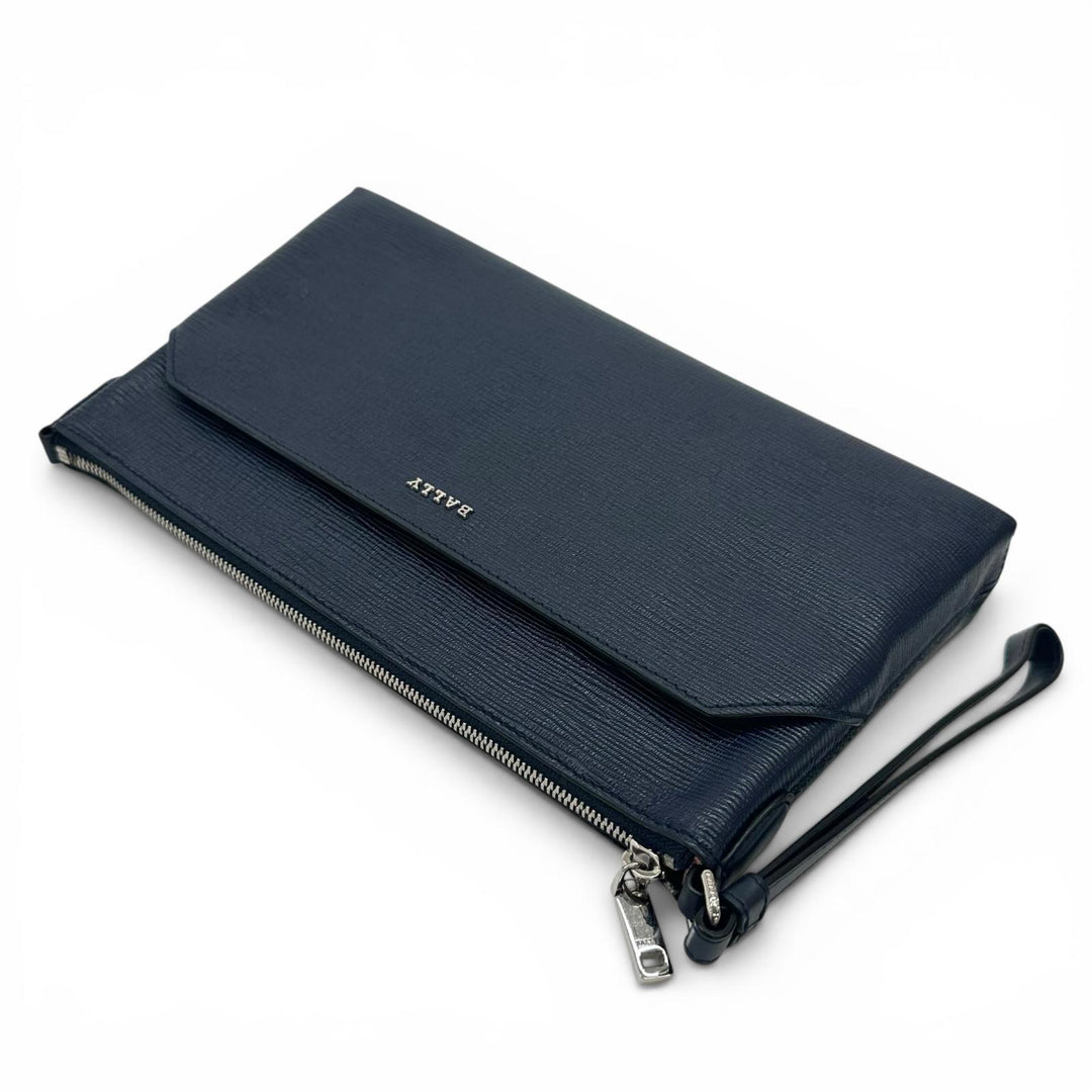 Excellent BALLY Clutch bag LEDDON Comes with a logo metal pouch. Navy leather