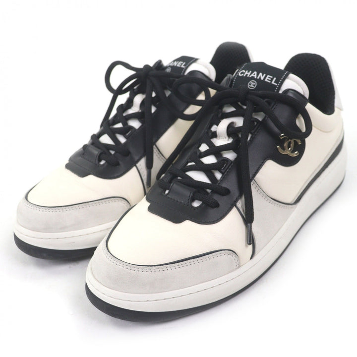 Great CHANEL Low cut sneakers COCO Mark Ivory leather mens 42 G45213