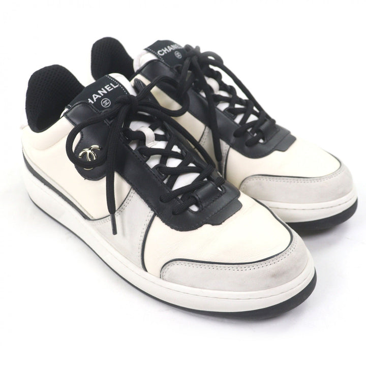 Great CHANEL Low cut sneakers COCO Mark Ivory leather mens 42 G45213