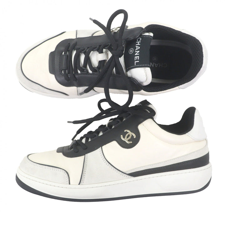 Great CHANEL Low cut sneakers COCO Mark Ivory leather mens 42 G45213