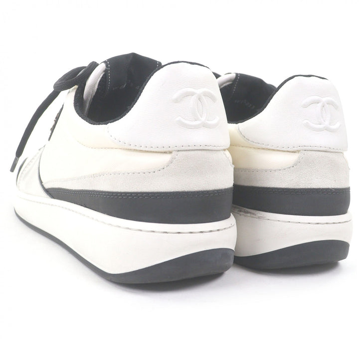 Great CHANEL Low cut sneakers COCO Mark Ivory leather mens 42 G45213
