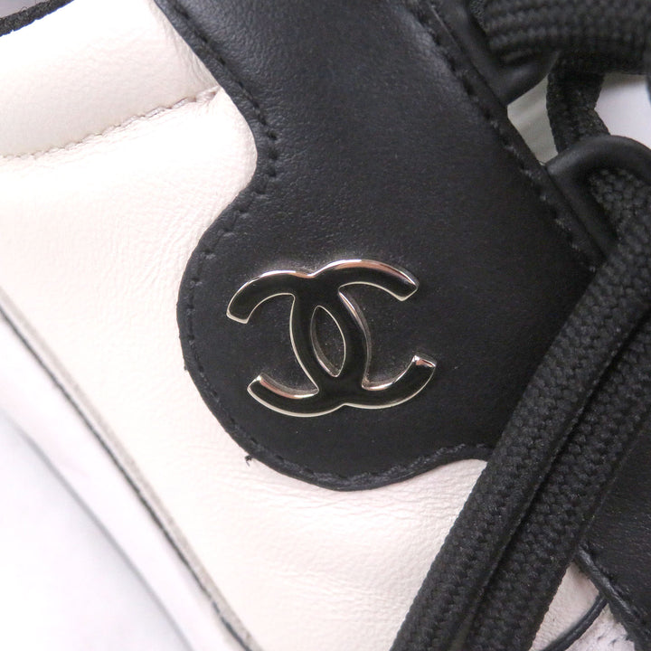 Great CHANEL Low cut sneakers COCO Mark Ivory leather mens 42 G45213