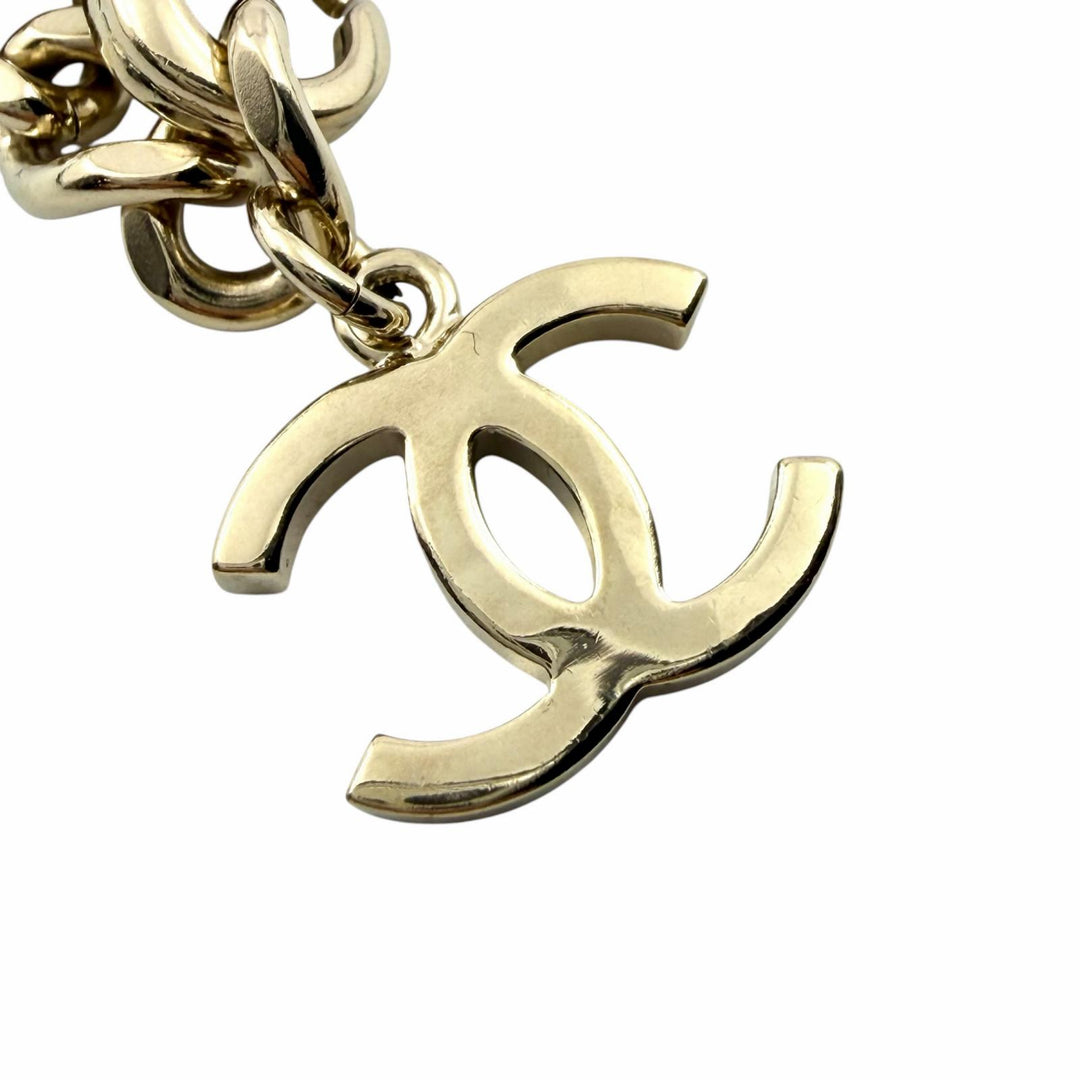 Great CHANEL bracelet gold Women B22S AB8299