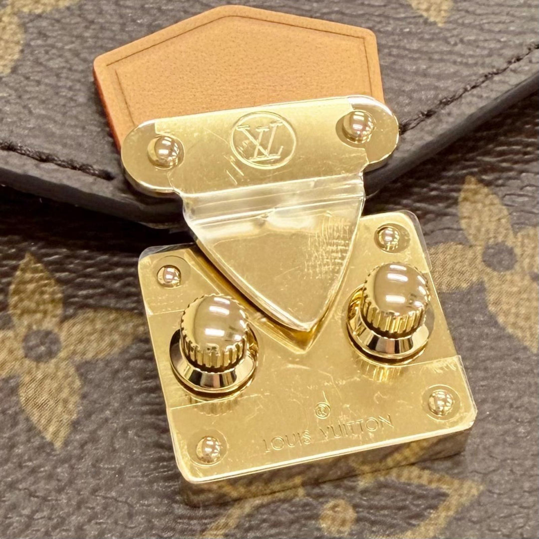Pristine LOUIS VUITTON Lip and Eye Brush Set Monogram pouch with mirror LBC001