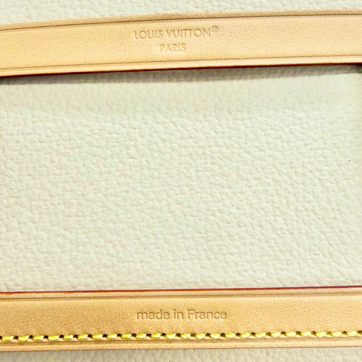 Pristine LOUIS VUITTON Lip and Eye Brush Set Monogram pouch with mirror LBC001