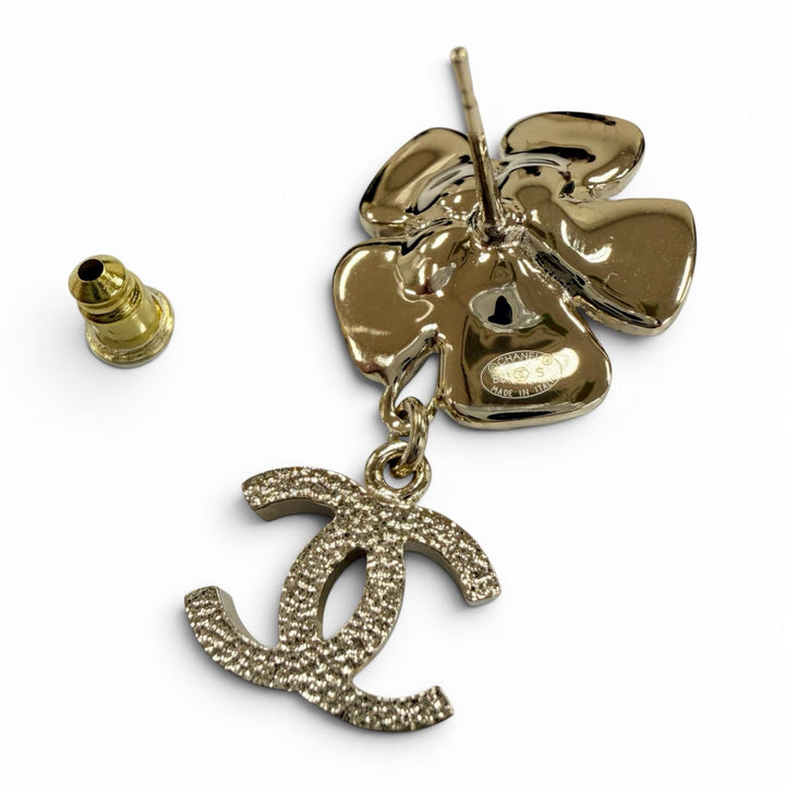 Excellent CHANEL Pierce COCO Mark Pearl Bijou Flower gold Women B23S