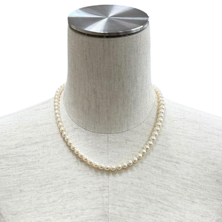 Great TIFFANY&Co. Necklace Pearl Necklace, Silver Clasp, 6-0.3"" white
