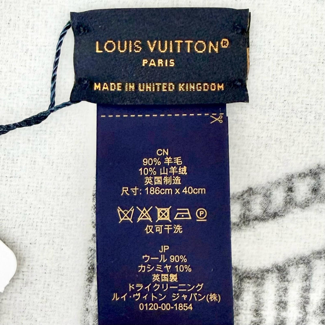 Pristine LOUIS VUITTON Scarf Muffler Monogram Shadow Large format Gris M79126