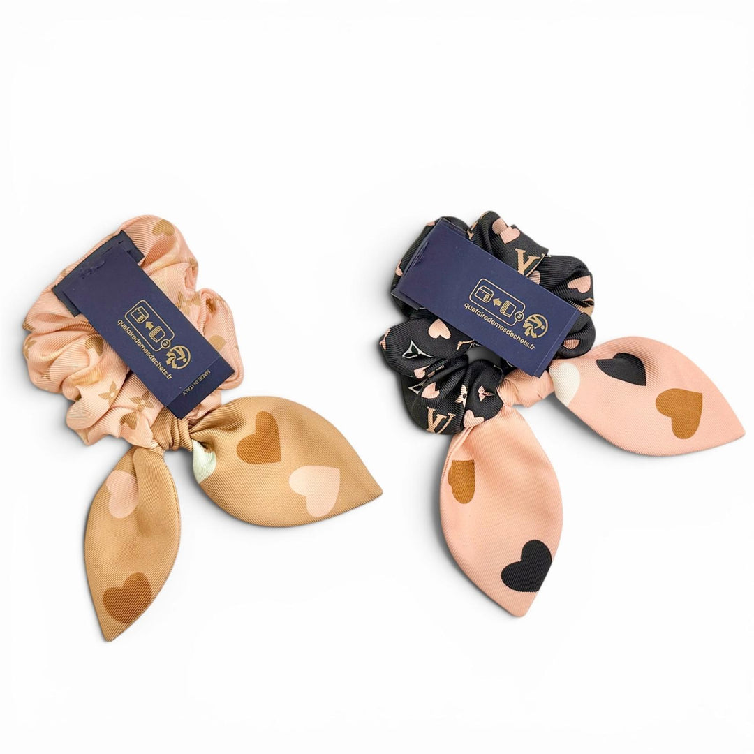 Excellent LOUIS VUITTON Monogram Heart Scrunchie 2-Piece Set pink silk M78431