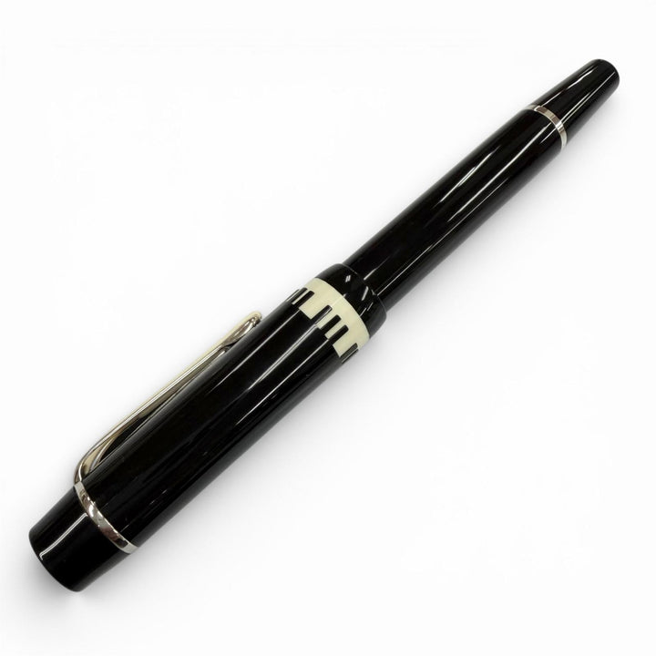 Excellent MONTBLANC fountain pen Donation Pen Herbert von Karajan black 18K mens