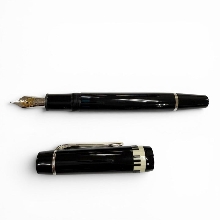 Excellent MONTBLANC fountain pen Donation Pen Herbert von Karajan black 18K mens