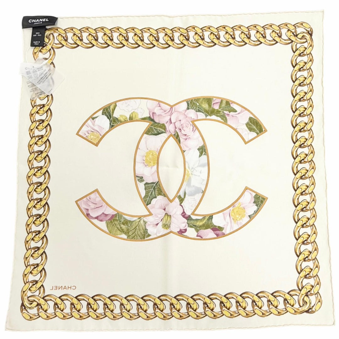Pristine CHANEL scarf Cruise Collection Show Satin light beige silk Women