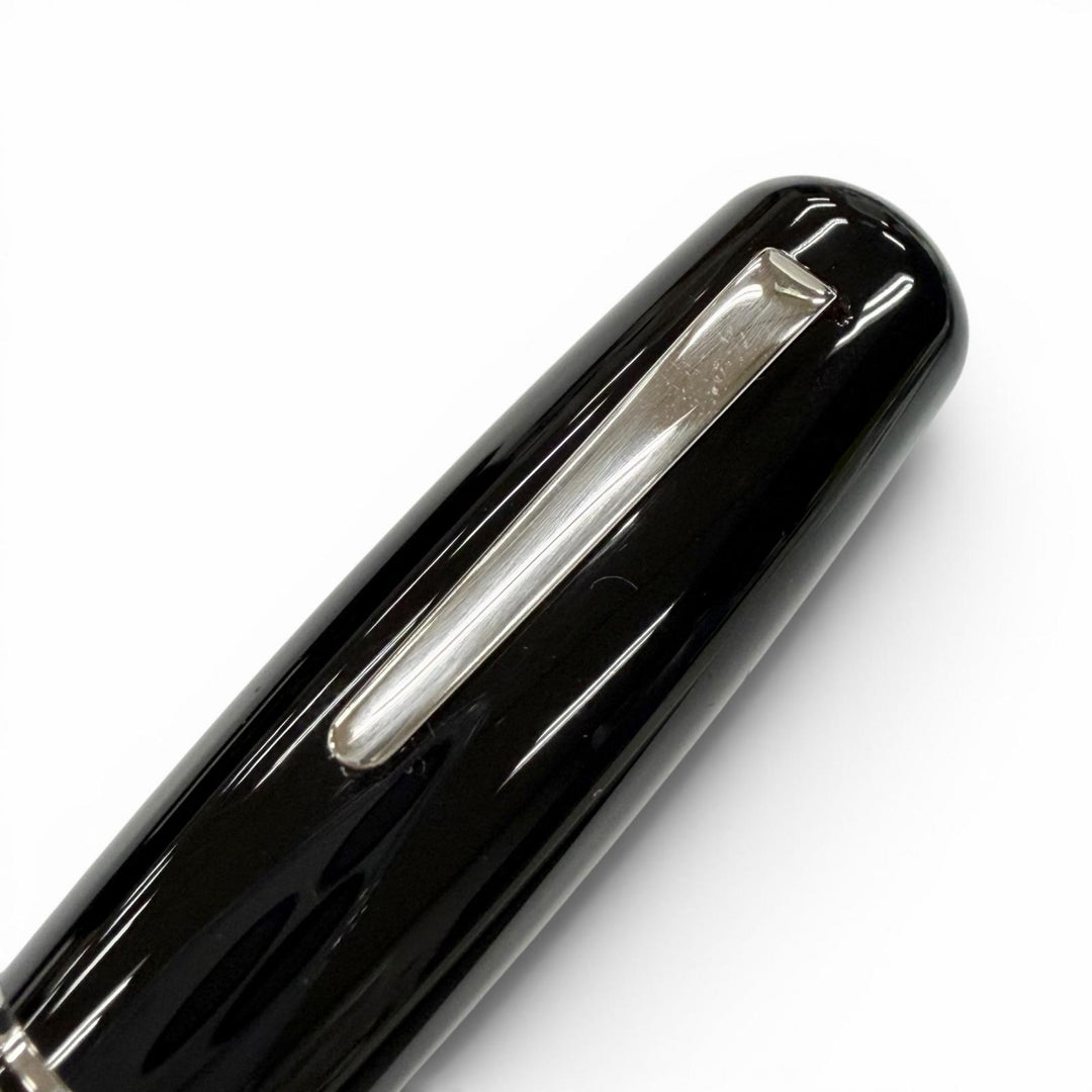 Excellent DELTA fountain pen black 18K mens 366