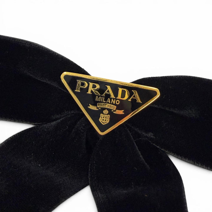 Great PRADA Valletta velvet hair clip Triangle logo black Women 1IF154