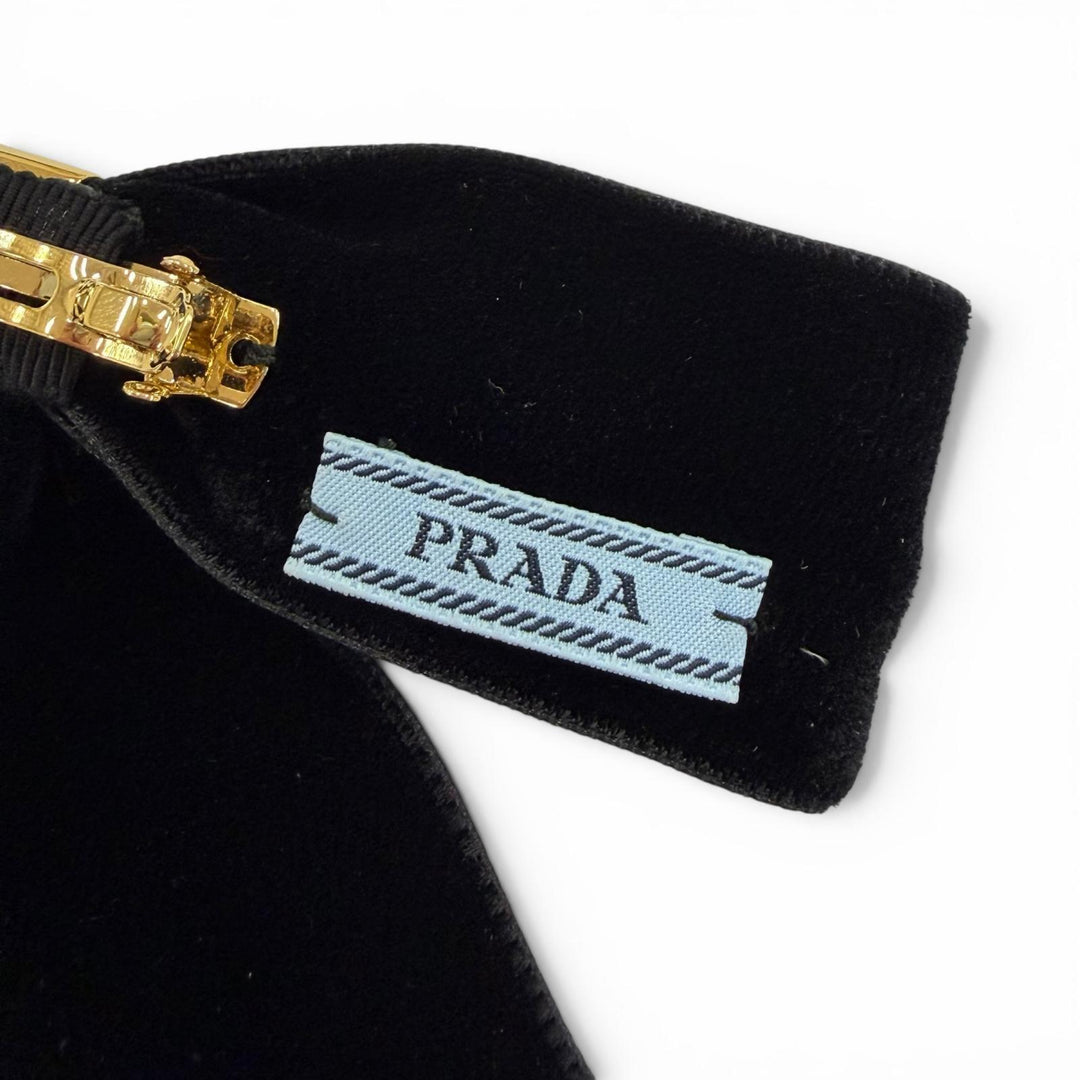 Great PRADA Valletta velvet hair clip Triangle logo black Women 1IF154