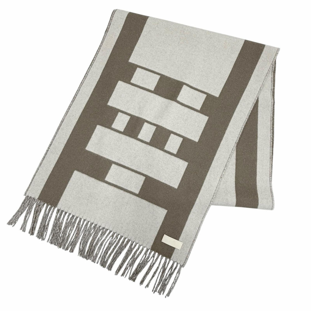 Pristine HERMES Scarf Contest Logo leather tag fringe cashmere Women