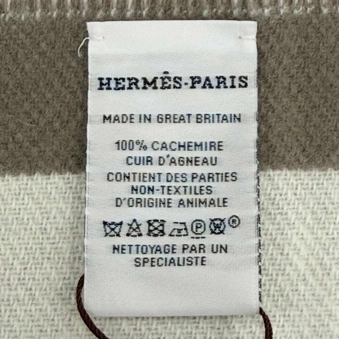 Pristine HERMES Scarf Contest Logo leather tag fringe cashmere Women