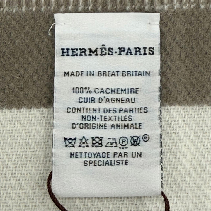 Pristine HERMES Scarf Contest Logo leather tag fringe cashmere Women