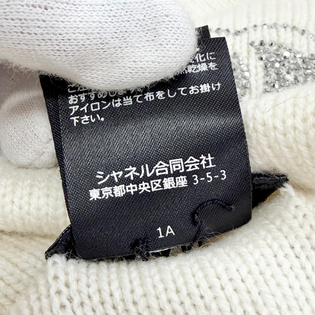 Great CHANEL Knit cap COCO Mark Heart Rhinestone Knit Hat white cashmere Women