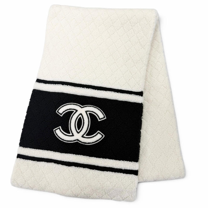 Excellent CHANEL Scarf Matelassé COCO Mark Large Shawl black cashmere Women 19B