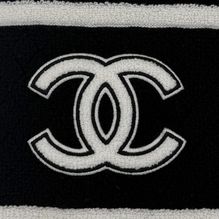 Excellent CHANEL Scarf Matelassé COCO Mark Large Shawl black cashmere Women 19B