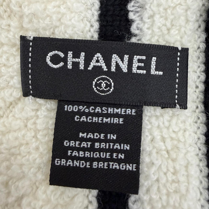 Excellent CHANEL Scarf Matelassé COCO Mark Large Shawl black cashmere Women 19B