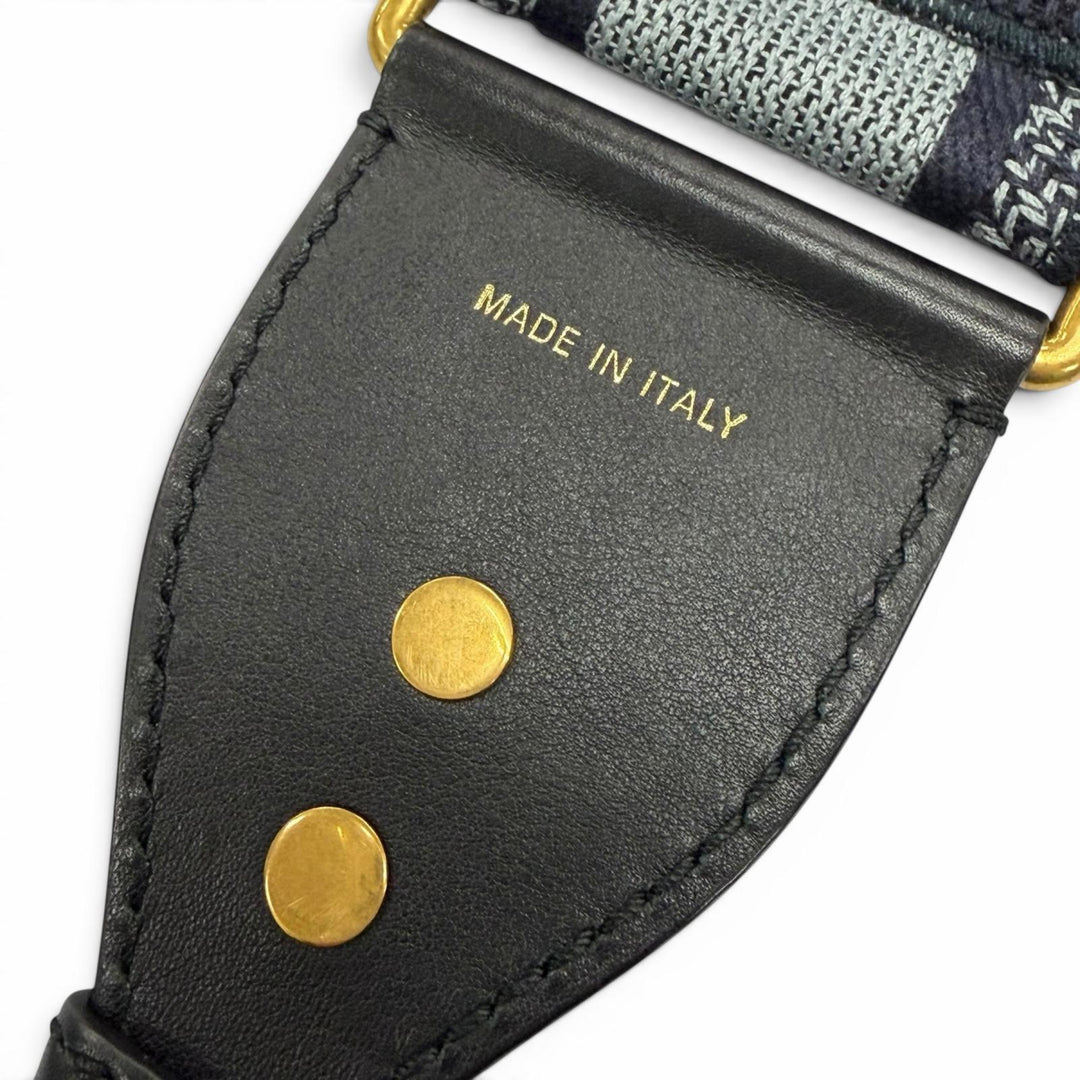 Great Christian Dior Shoulder strap Embroidery Navy canvas Women
