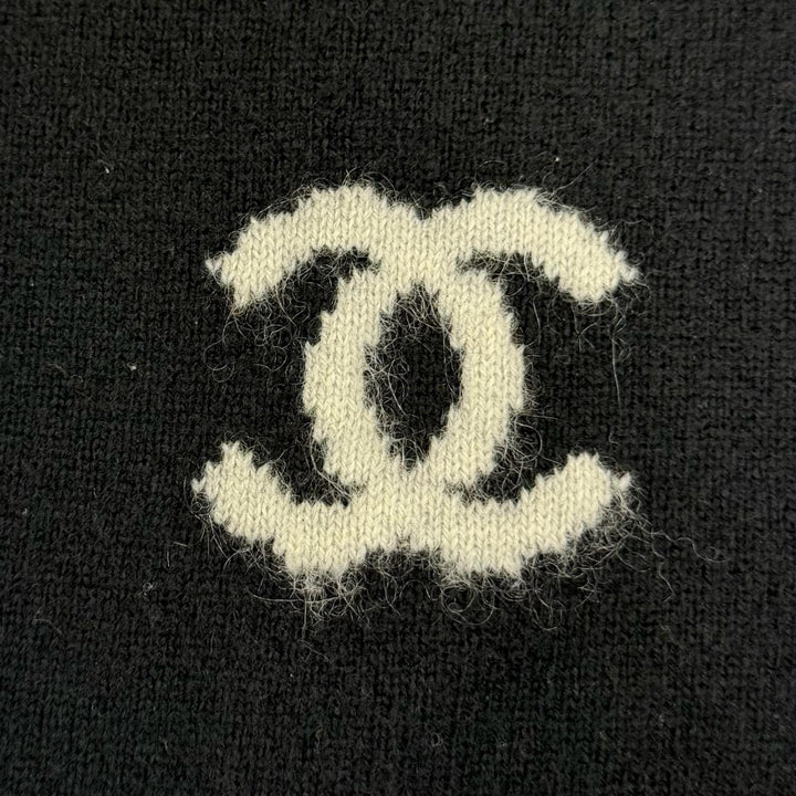 Great CHANEL Short sleeve knit COCO Mark polo shirt cashmere 38 04A P24422V01664