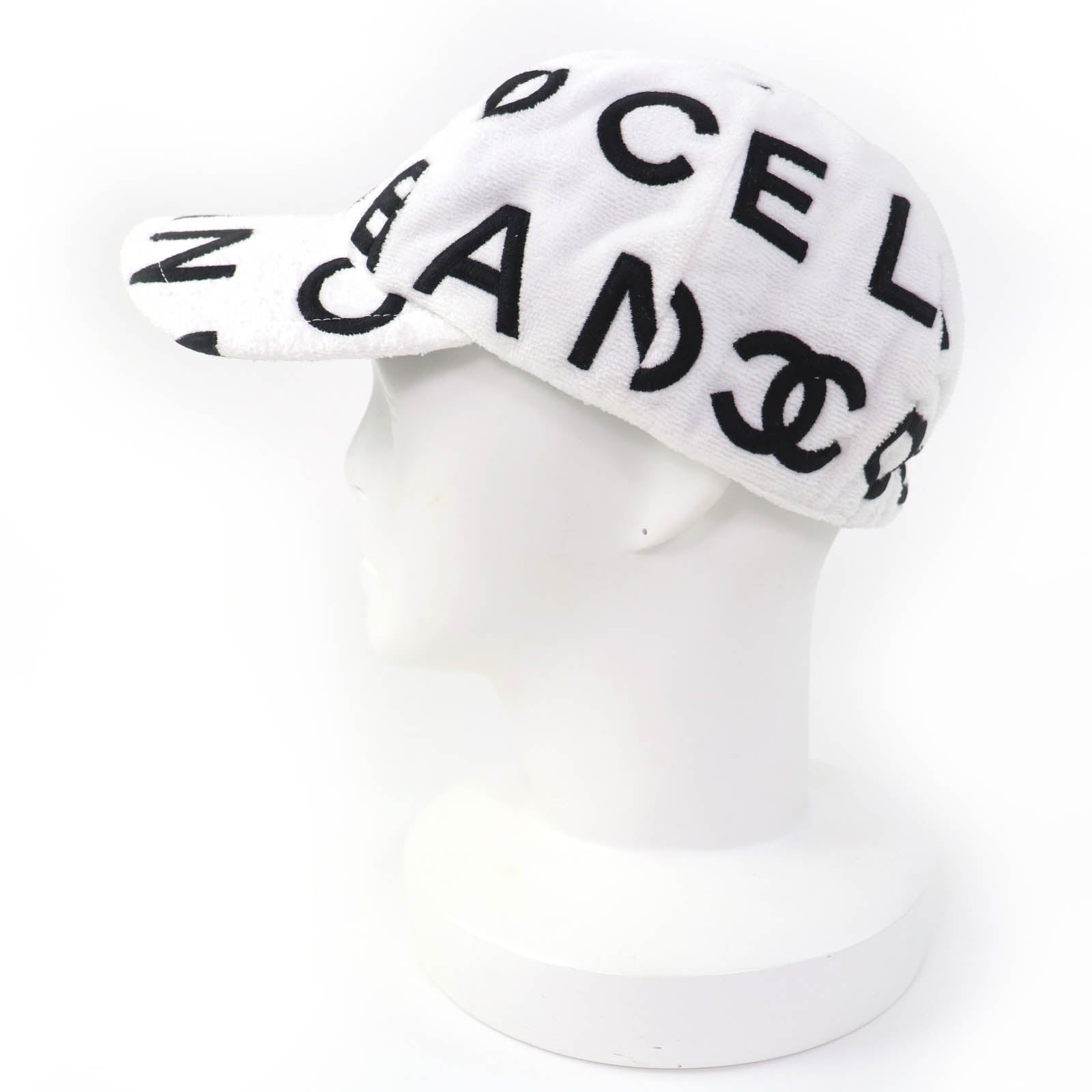 CHANEL ホワイト キャップ ココマーク 刺繍ロゴ Excellent CHANEL cap COCO Mark Logo Design white cotton Women L
