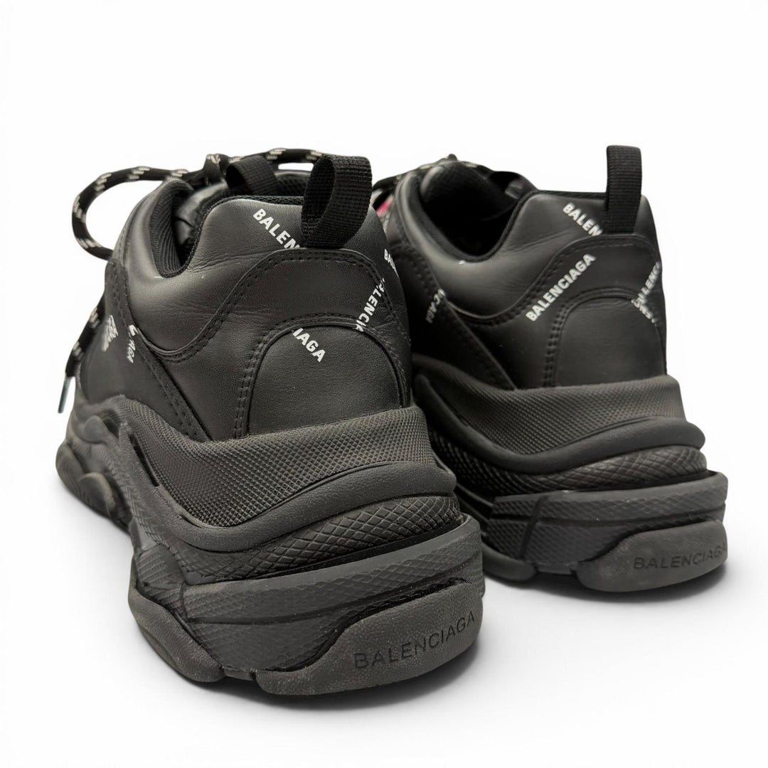 Great BALENCIAGA sneakers Triple S black leather mens 42 536737