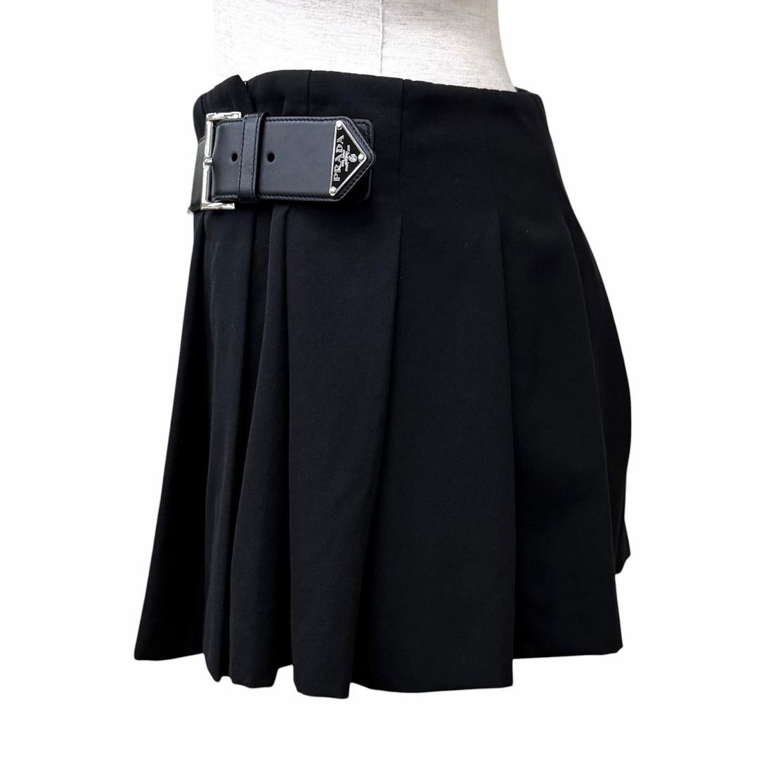 Excellent PRADA Pleated skirt black Virgin wool Women 36 P123UE