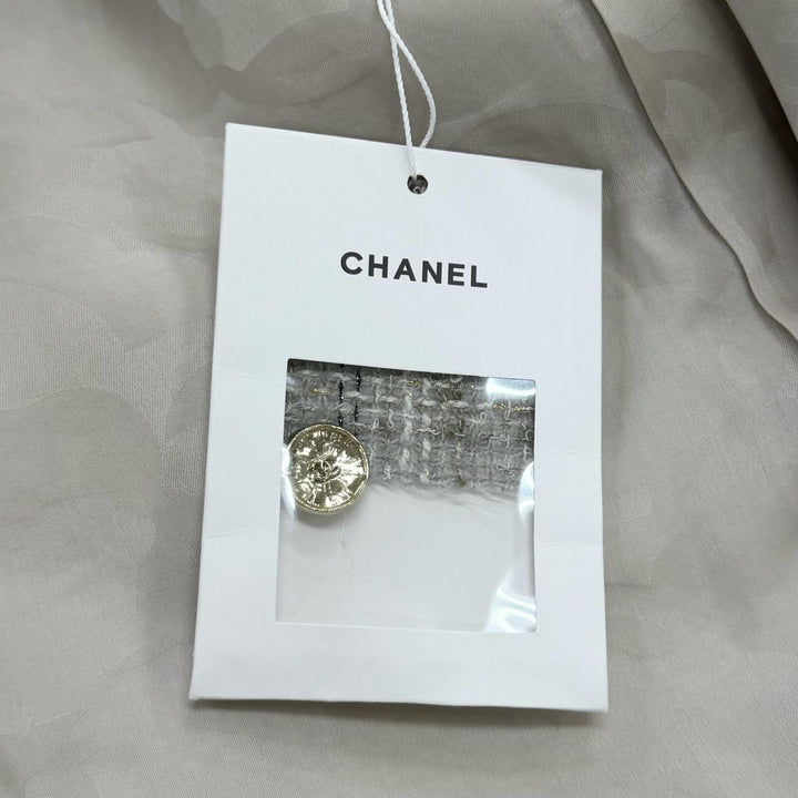 Pristine CHANEL Jacket Tweed with COCO Mark buttons Grege wool Women 40 P80393
