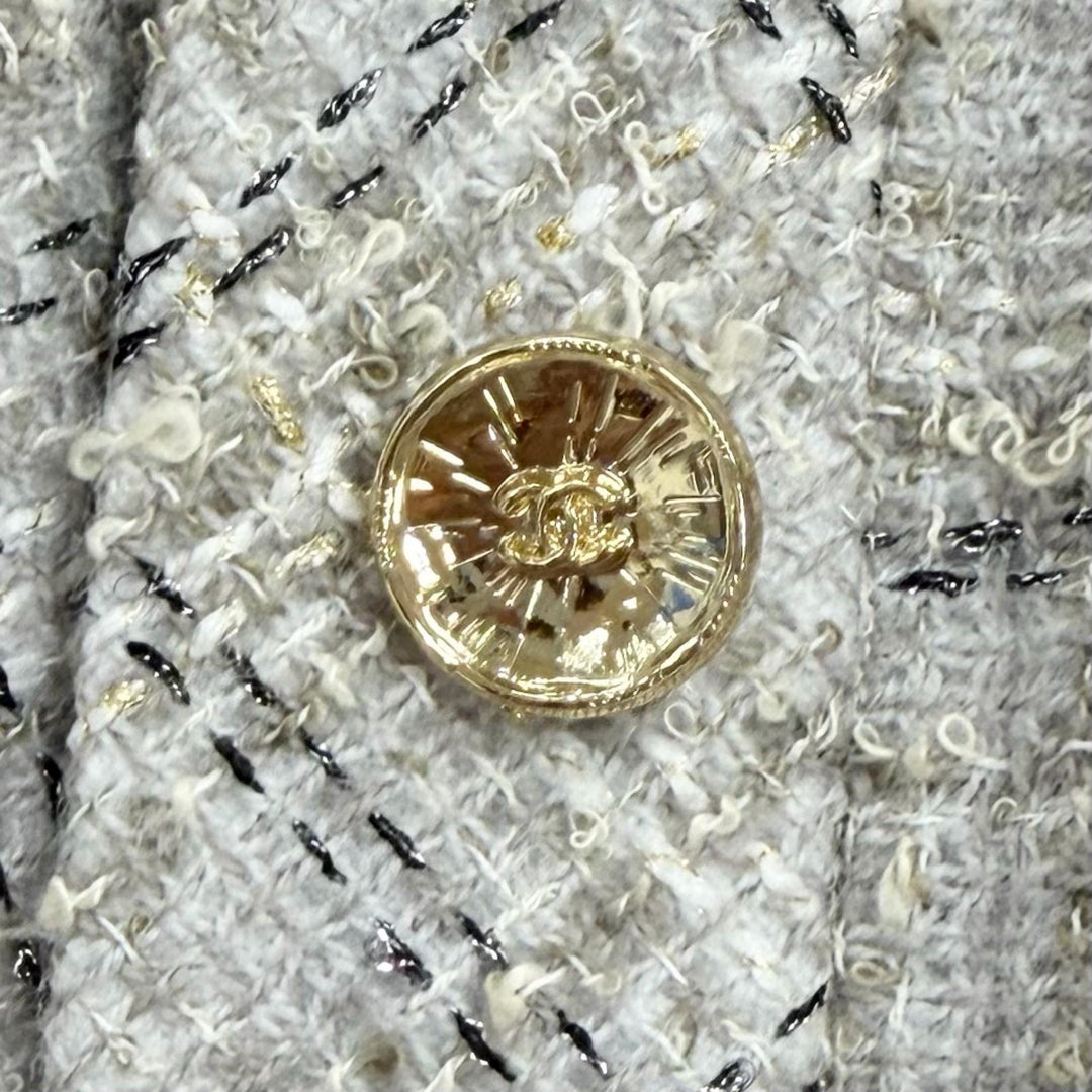 Pristine CHANEL Jacket Tweed with COCO Mark buttons Grege wool Women 40 P80393