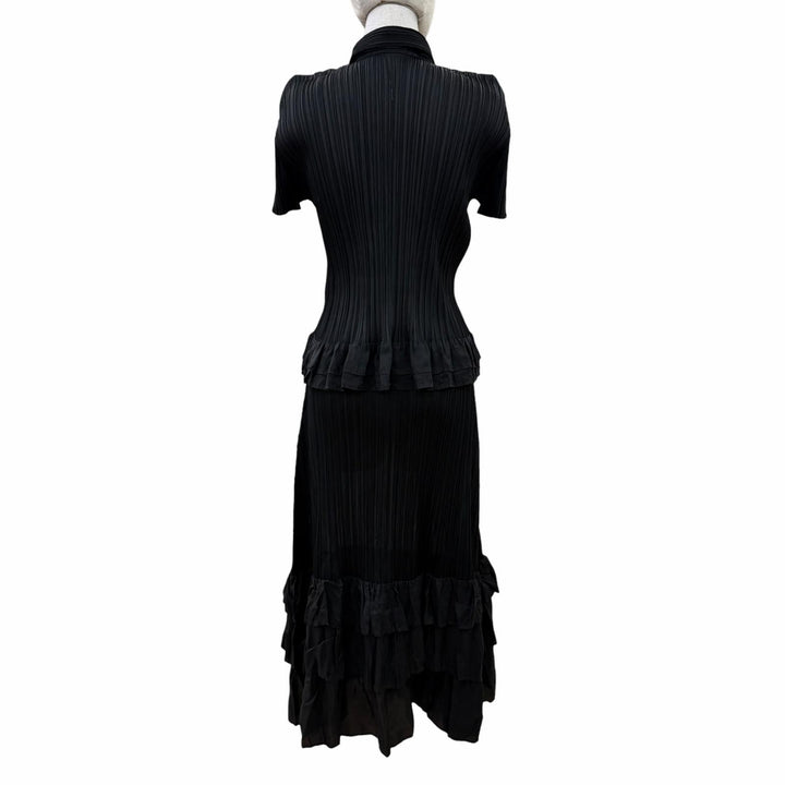 Great PLEATS PLEASE two-piece set Silk-paneled tiered T-shirt and skirt black 3