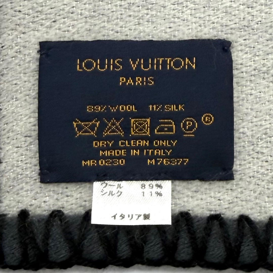 Great LOUIS VUITTON Scarf Echarpe All You Need Monogram gray wool Women M76377