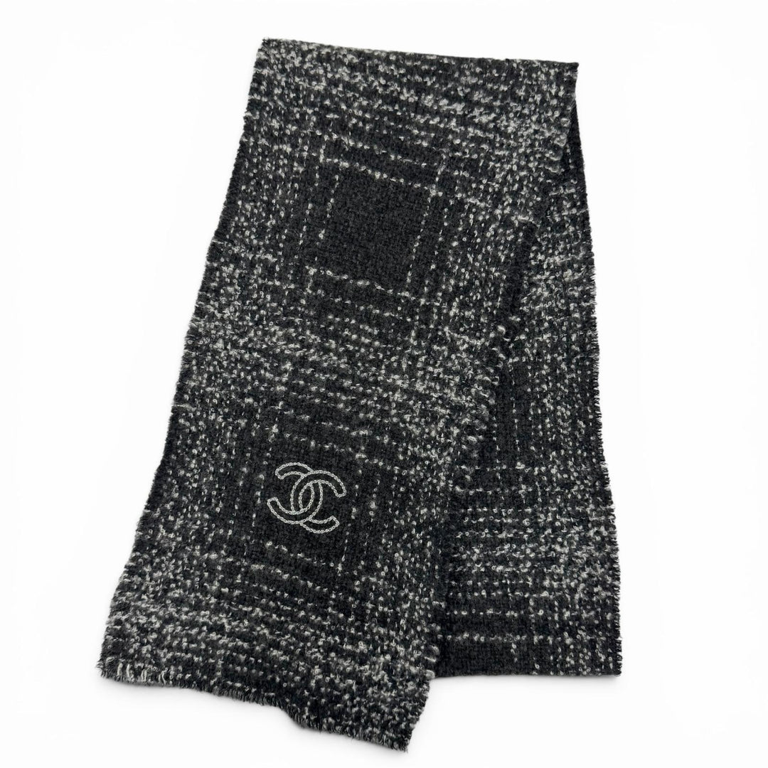 Great CHANEL Scarf COCO Mark Tweed Long black cashmere Women