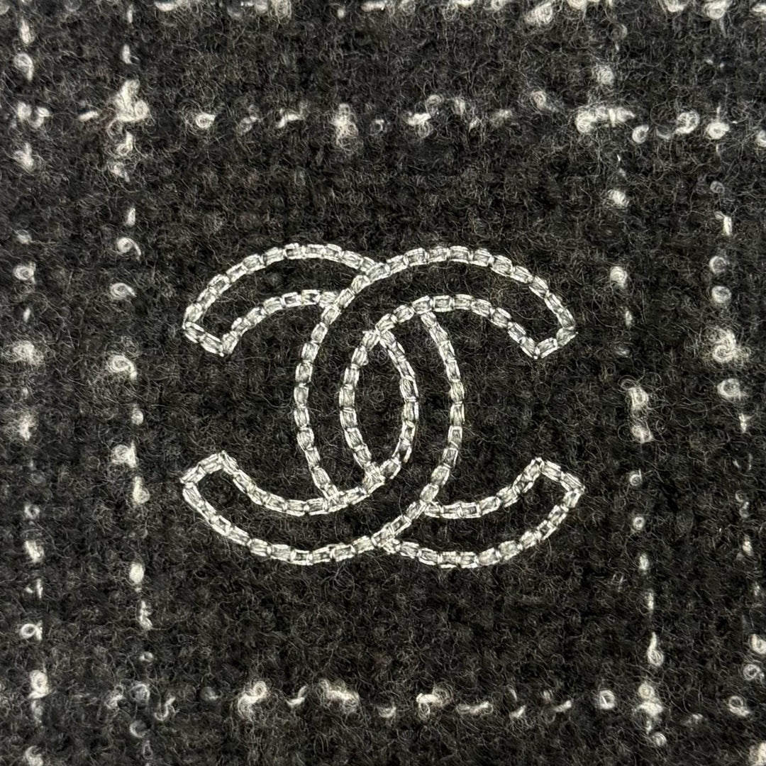 Great CHANEL Scarf COCO Mark Tweed Long black cashmere Women