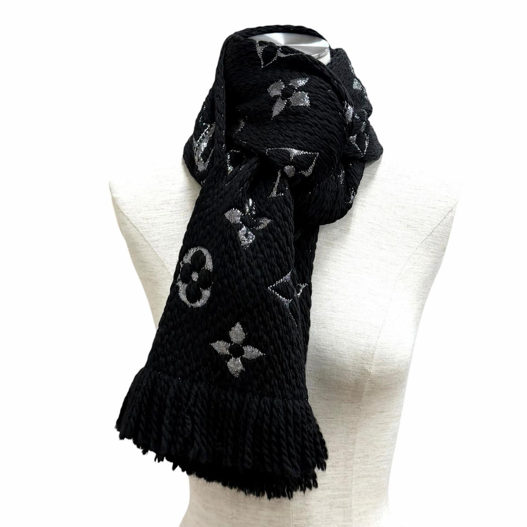 Great LOUIS VUITTON Scarf Escalp Logo Mania Shine With fringe black wool M75833