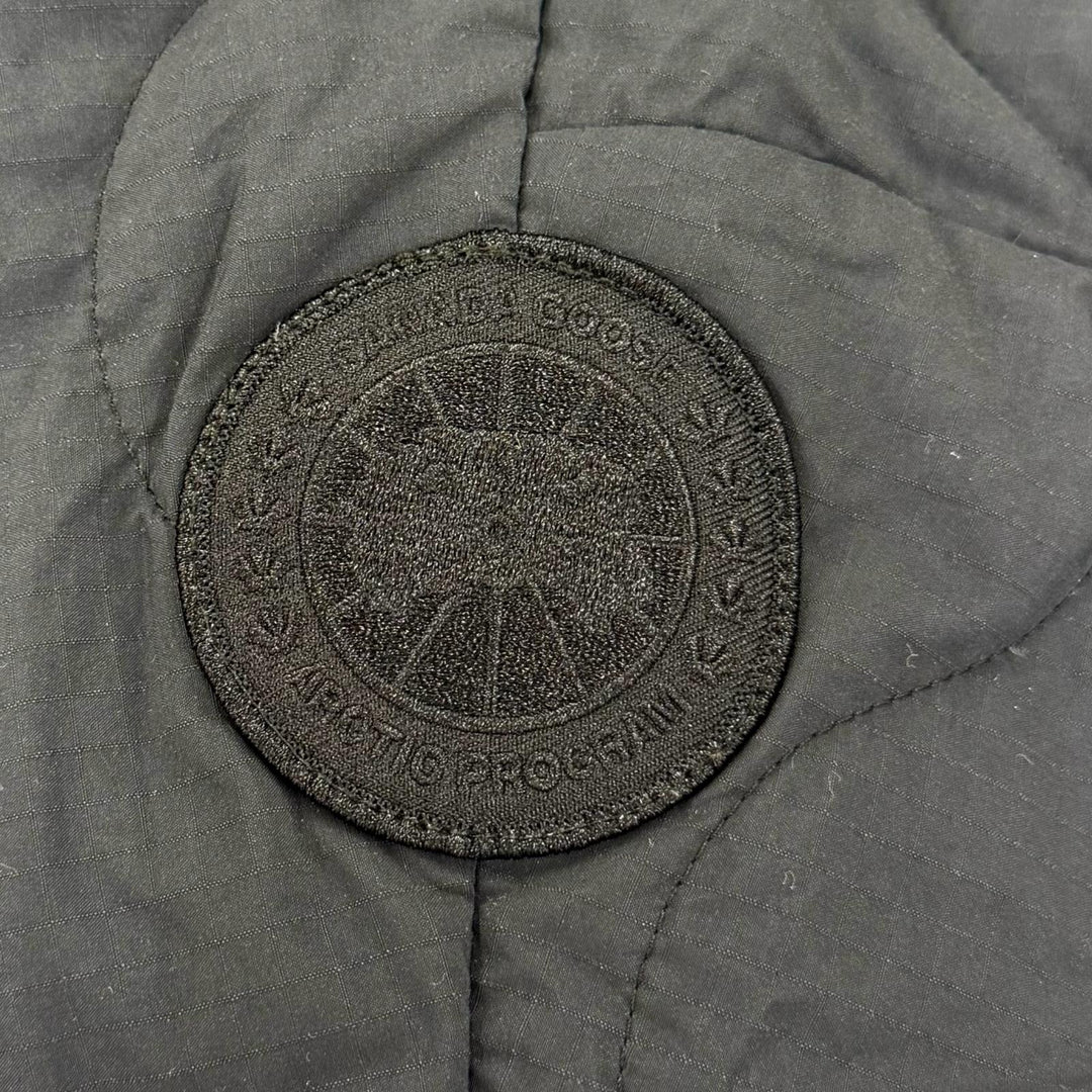 Great CANADA GOOSE down coat Meyfield included. Japan-exclusive XS 3595W