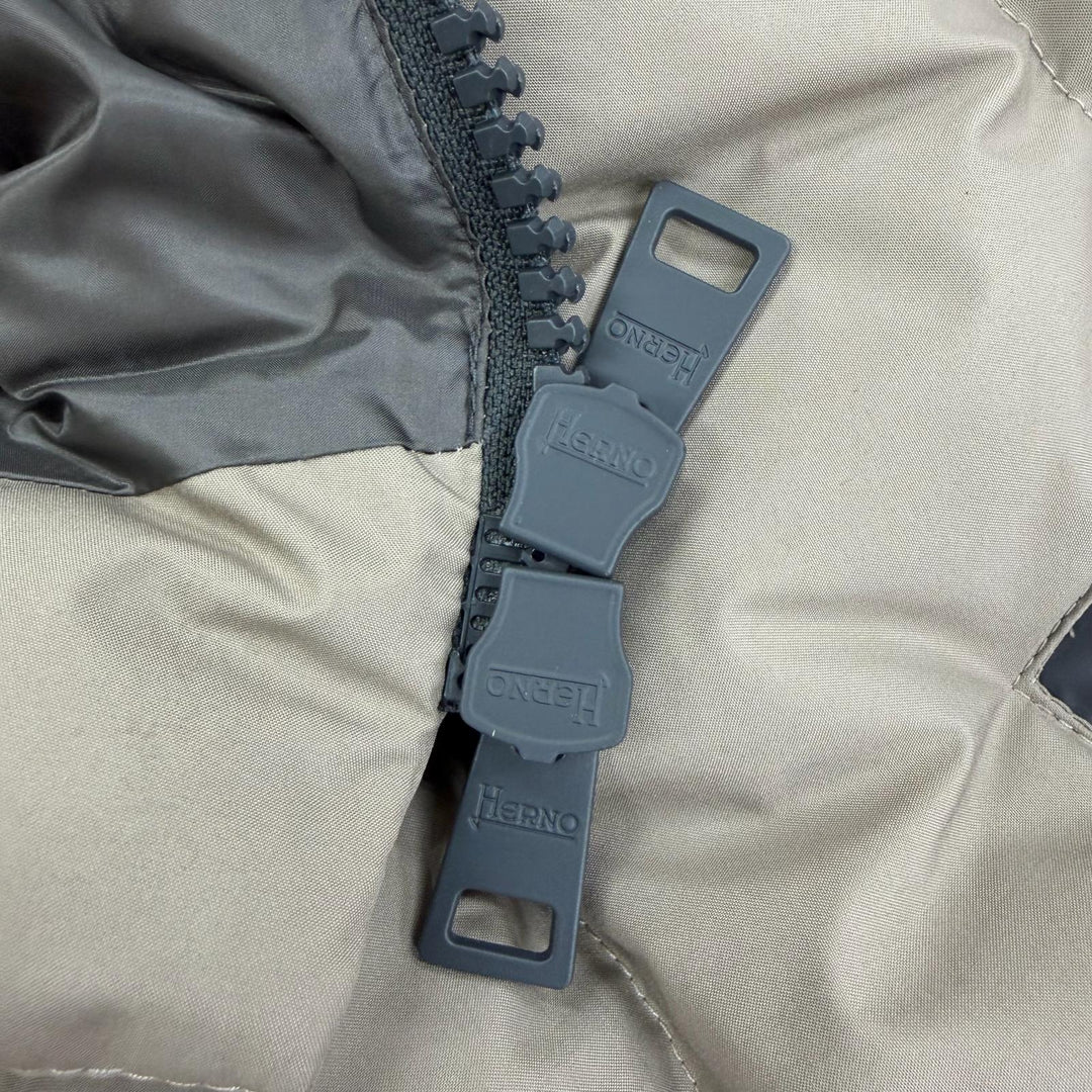 Great Herno down coat Laminar GORE-TEX Hooded Zip-Up Down Jacket 46 PI079DL