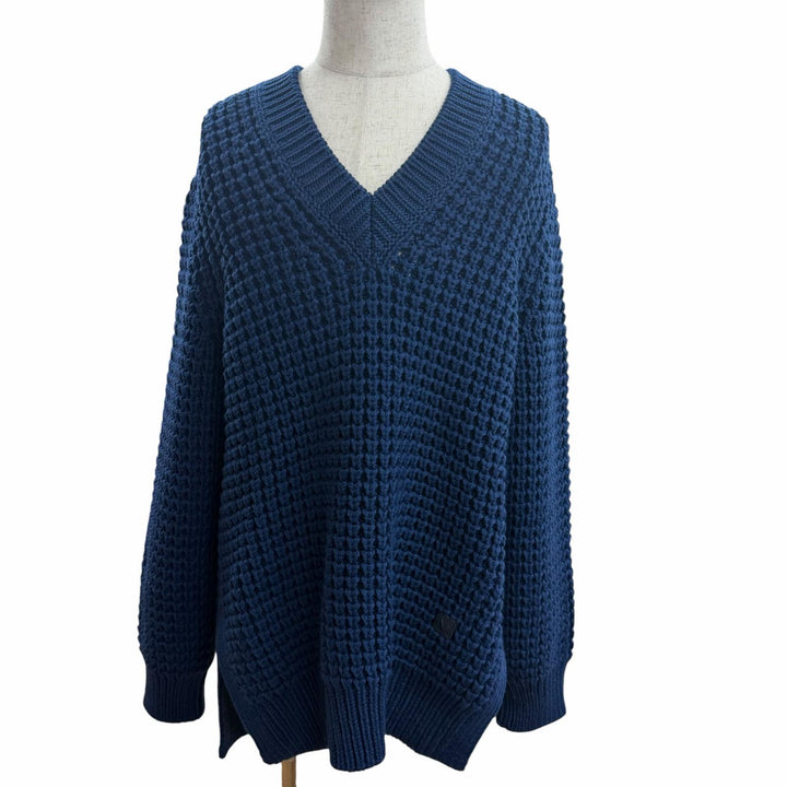 Great LOUIS VUITTON knit Waffle knit V-neck slit Gaston V leather patch